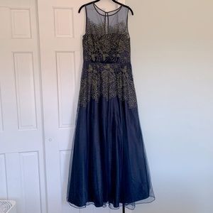Tahari size 10 navy with gold threading full length evening gown ball gown